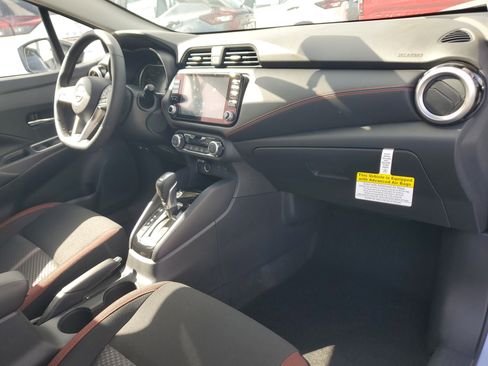 New 2025 Nissan Versa SR w/ Trunk Package image 11