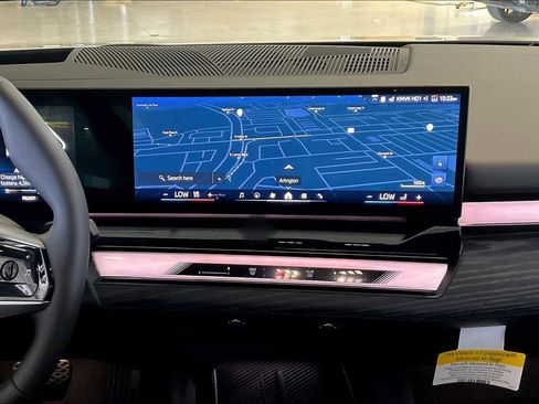 Used 2026 BMW i5 eDrive40 image 6