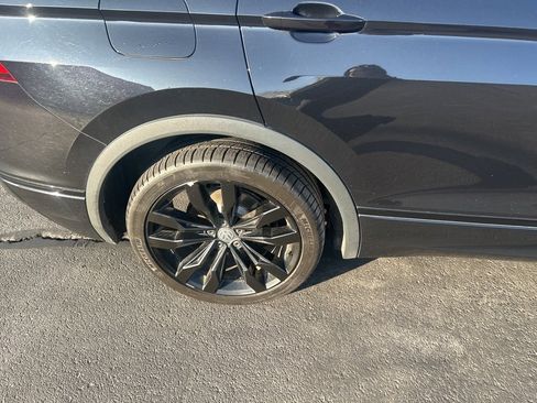 Used 2021 Volkswagen Tiguan SE R-Line image 13