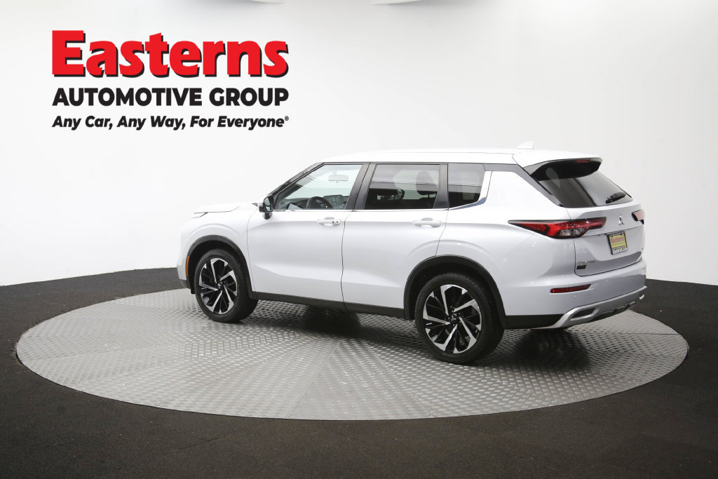 Used 2024 Mitsubishi Outlander SE FWD image 61