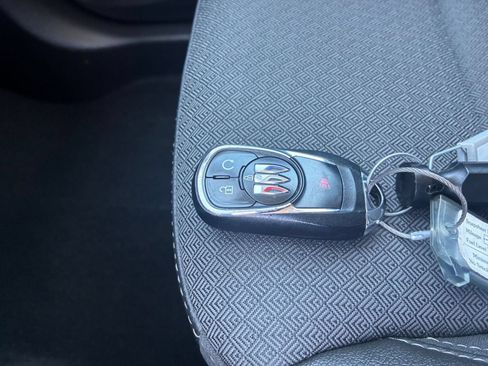 Used 2025 Buick Encore GX Preferred AWD/4WD image 21