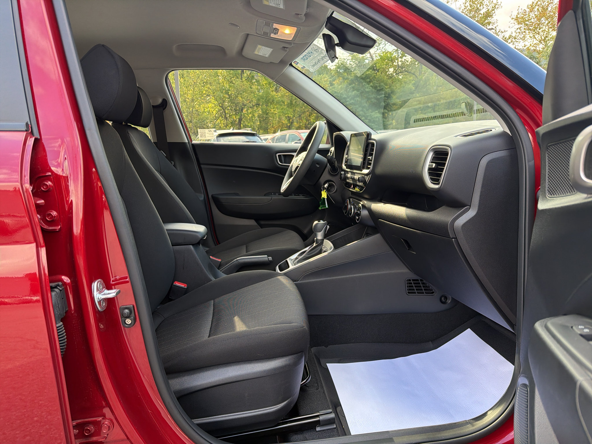 Certified 2025 Hyundai Venue SE FWD image 24