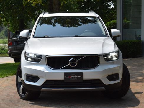 Used 2022 Volvo XC40 T5 Momentum w/ Premium Package image 7
