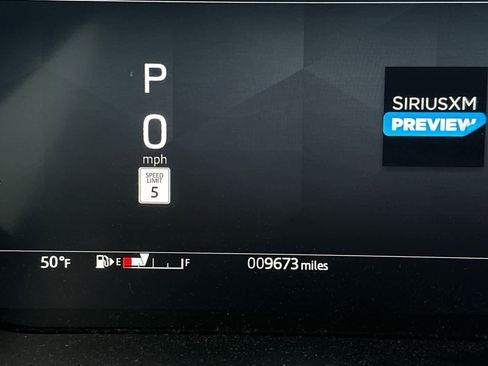 Used 2024 Land Rover Defender 110 X-Dynamic SE image 23