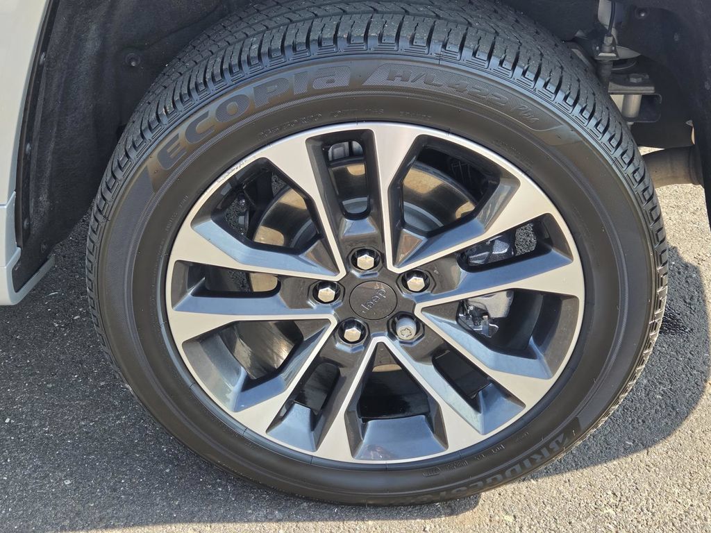 Used 2023 Jeep Grand Cherokee L Overland AWD/4WD image 50