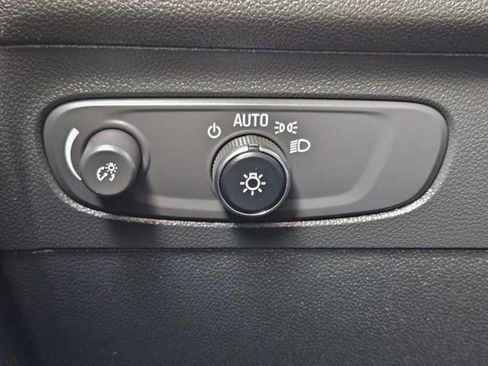 Used 2023 Buick Envision Preferred image 21