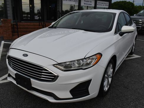 Used 2020 Ford Fusion SE FWD image 2