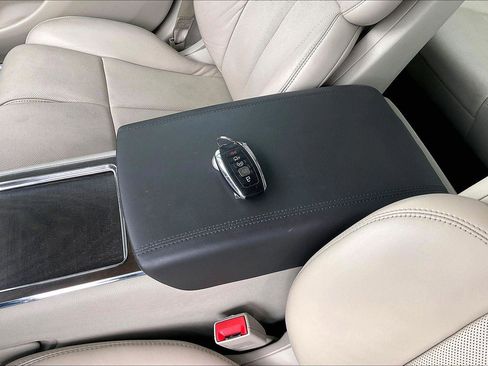 Used 2019 Lincoln Continental Reserve AWD/4WD image 37