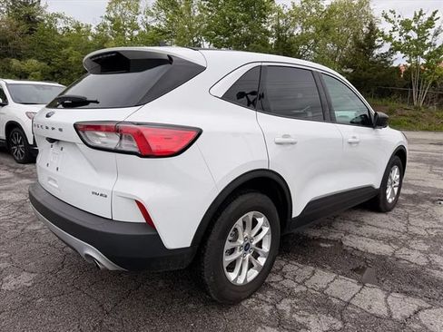 Used 2022 Ford Escape SE w/ Cold Weather Package AWD/4WD image 4