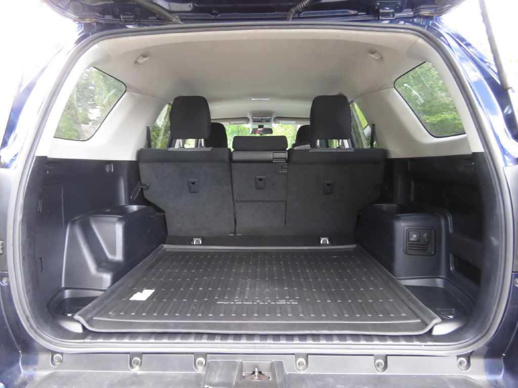 Used 2019 Toyota 4Runner SR5 AWD/4WD image 17
