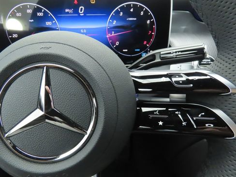 Certified 2026 Mercedes-Benz GLC 300 4MATIC image 12