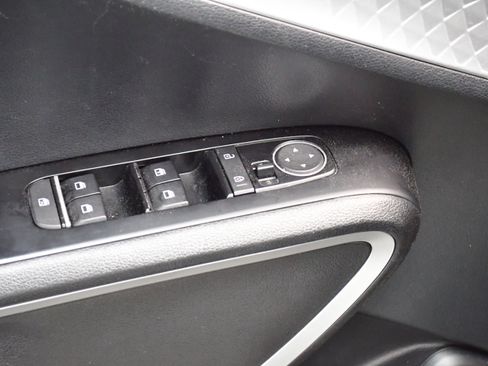 Used 2024 Kia Soul LX w/ Option Group 015 FWD image 16
