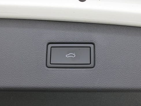 Used 2024 Volkswagen Tiguan Wolfsburg Edition image 32