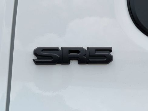 Used 2024 Toyota Tacoma SR5 AWD/4WD image 14