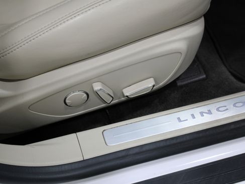 Used 2017 Lincoln MKZ Premiere FWD image 23