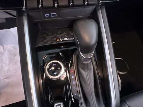 Used 2024 Chevrolet Colorado LT w/ LT Convenience Package III image 28