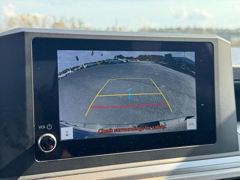 Used 2025 Toyota Tacoma TRD Off-Road AWD/4WD image 24