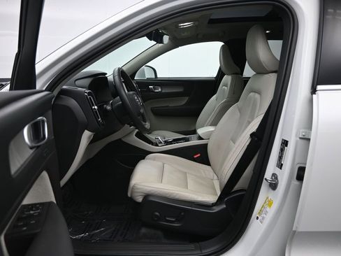 Used 2023 Volvo XC40 B5 Ultimate w/ Climate Package AWD/4WD image 24