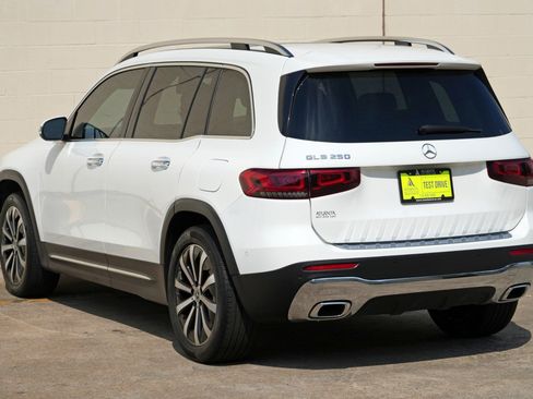 Used 2022 Mercedes-Benz GLB 250 w/ Premium Package Lite image 49