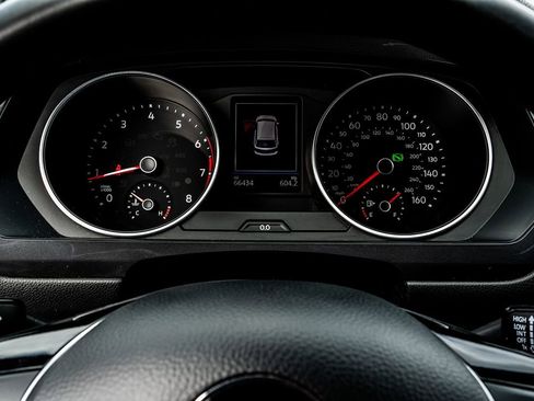 Used 2020 Volkswagen Tiguan SE image 26