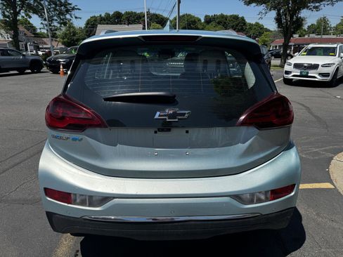 Used 2019 Chevrolet Bolt Premier w/ Infotainment Package FWD image 5
