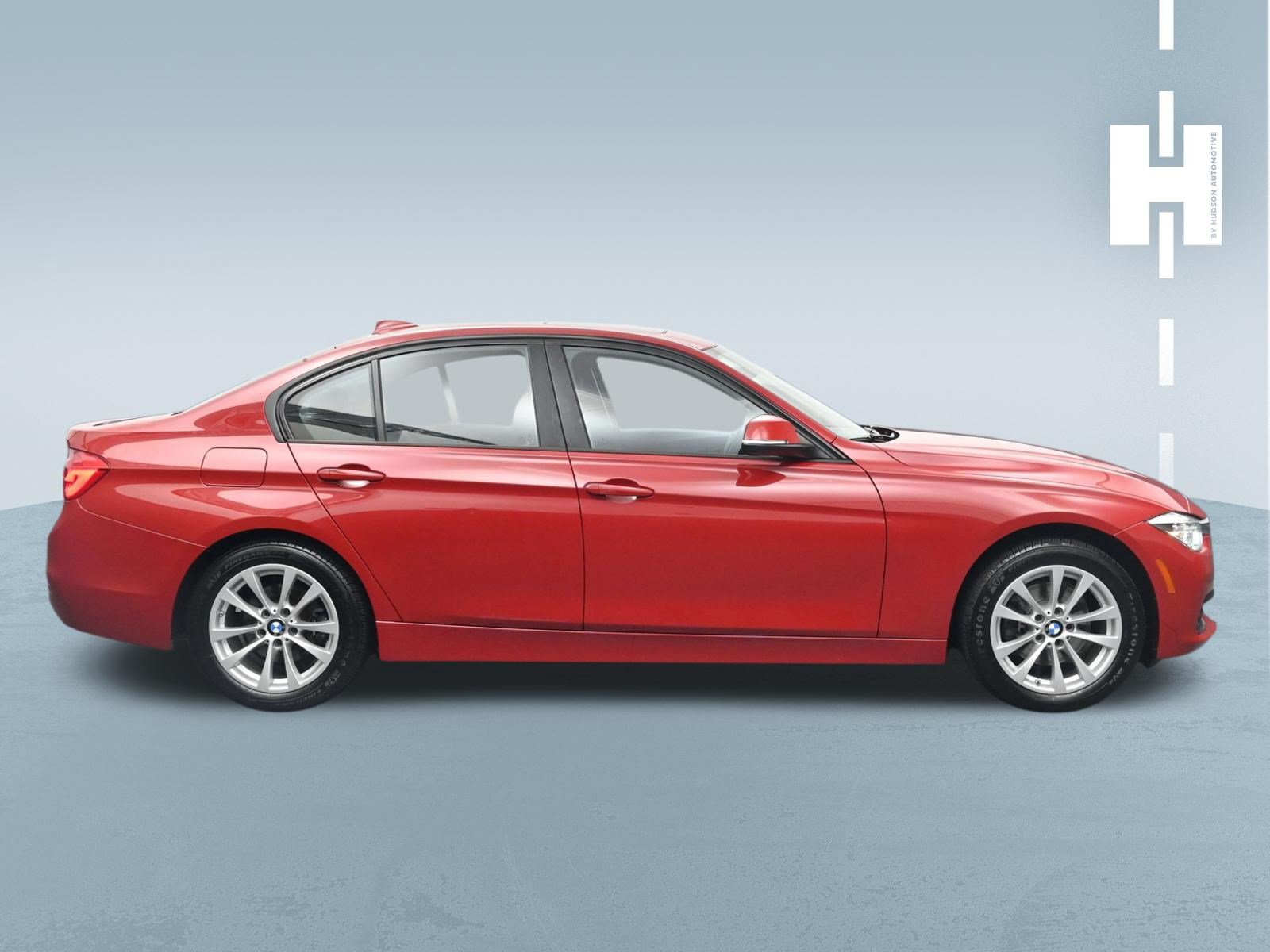 Used 2018 BMW 320i Sedan w/ Convenience Package RWD image 3