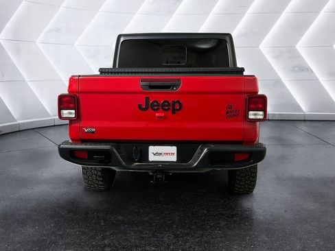 Used 2023 Jeep Gladiator Sport AWD/4WD image 5
