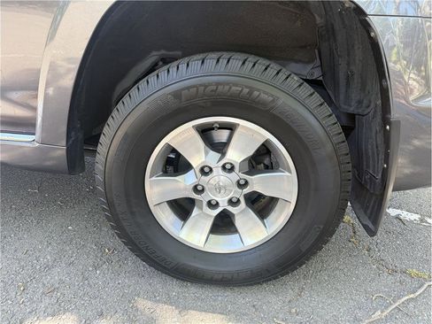 Used 2012 Toyota 4Runner SR5 AWD/4WD image 12