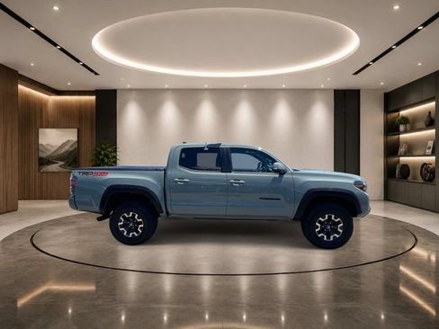 Used 2023 Toyota Tacoma TRD Off-Road w/ TRD Premium Off Road Package AWD/4WD image 4