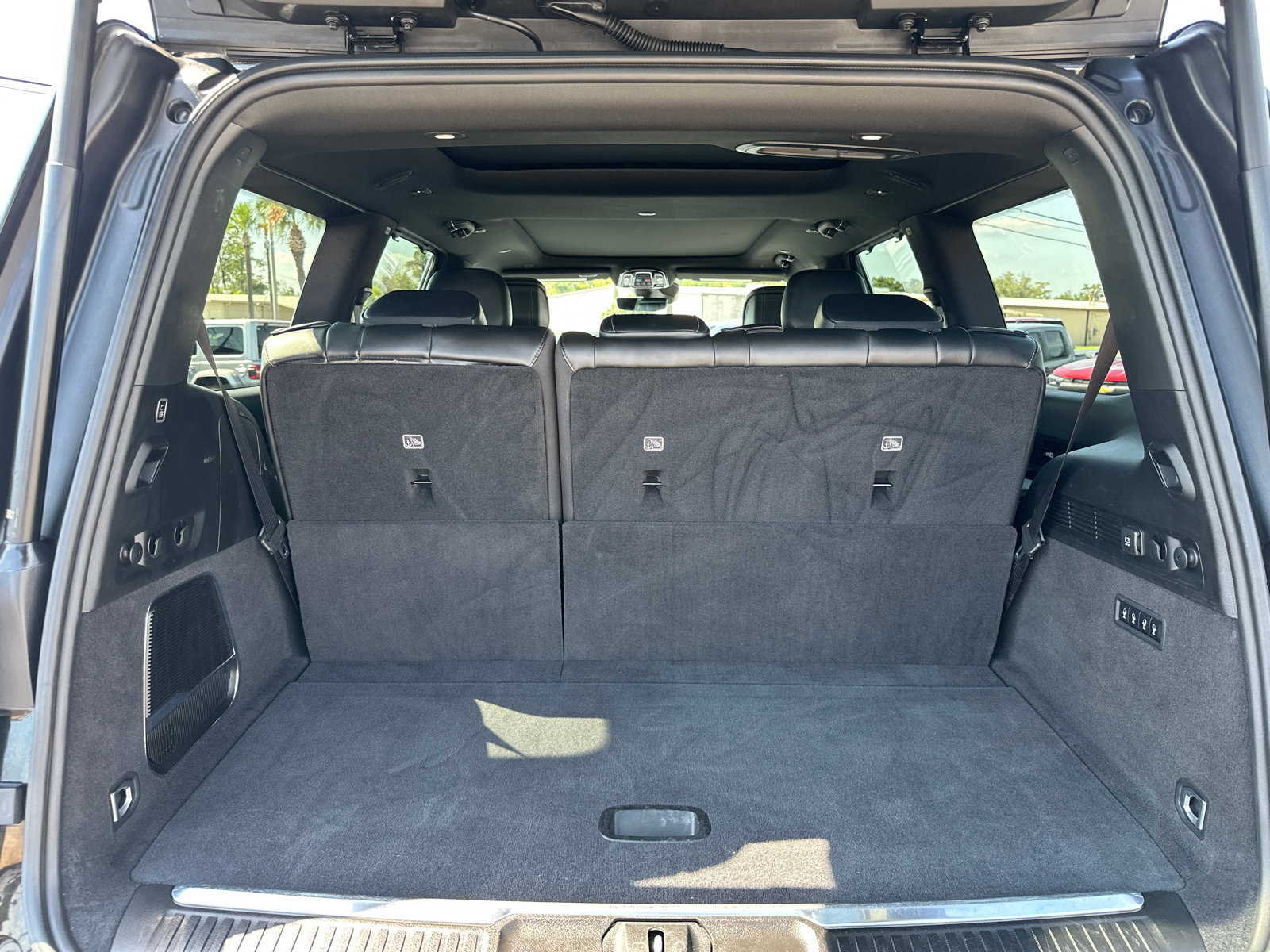 Used 2022 Jeep Grand Wagoneer Series I w/ Flexible Seating Group AWD/4WD image 17