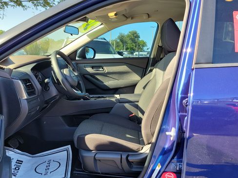 Used 2022 Nissan Rogue S FWD image 17
