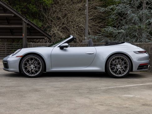 Certified 2022 Porsche 911 Carrera image 2