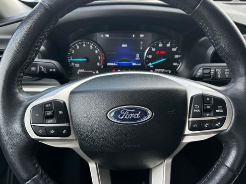Used 2023 Ford Explorer XLT image 26