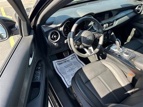 Used 2024 Alfa Romeo Stelvio Sprint image 33