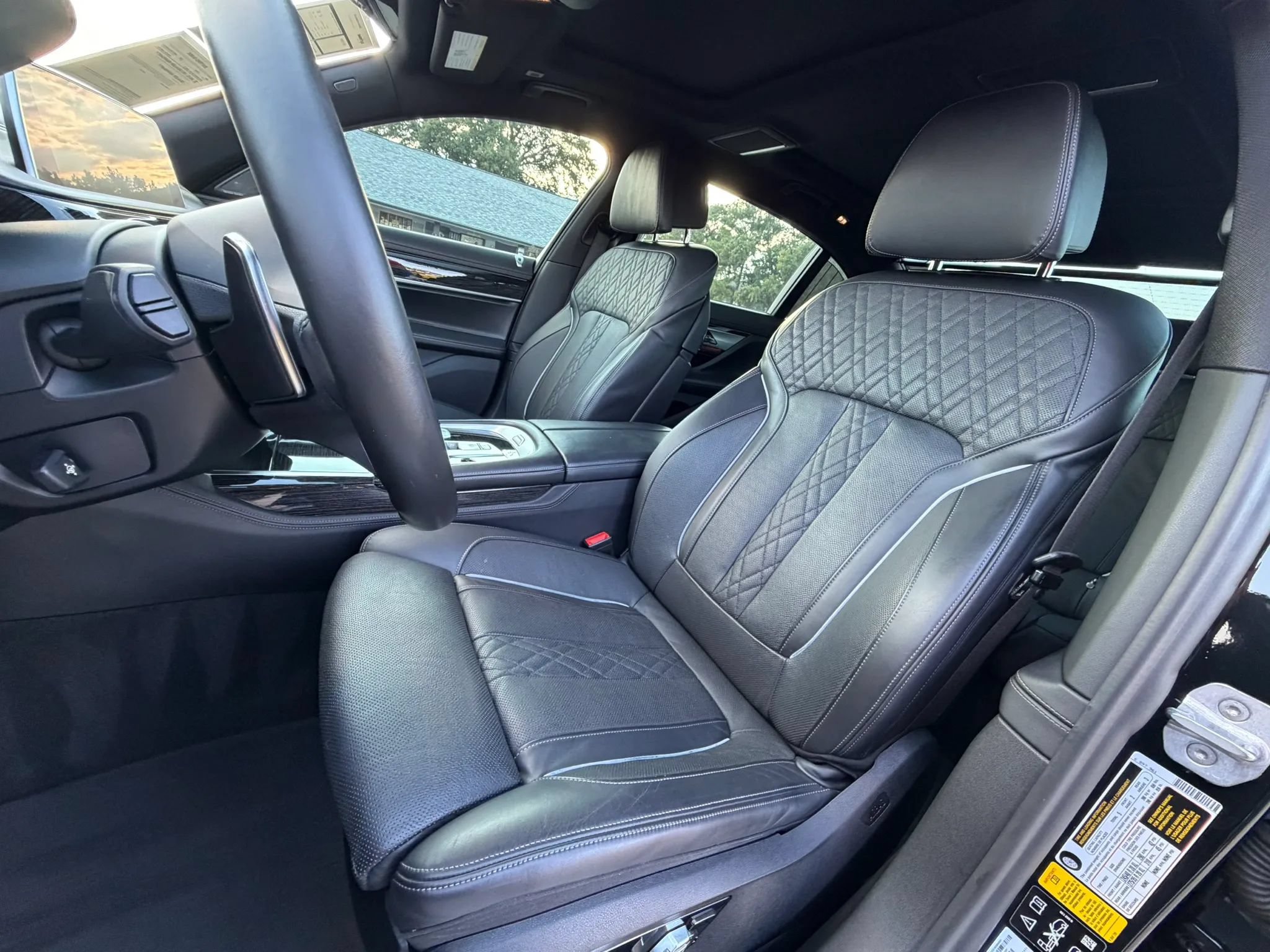 Used 2020 BMW 750i xDrive w/ Autobahn Package AWD/4WD image 21
