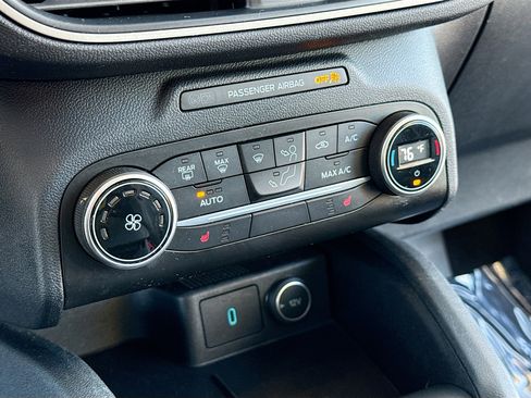 Used 2020 Ford Escape SE Sport image 11