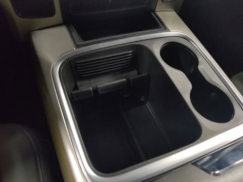 Used 2018 RAM 1500 SLT image 26