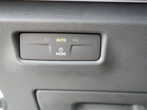 Certified 2026 Volkswagen Tiguan SE AWD/4WD image 23