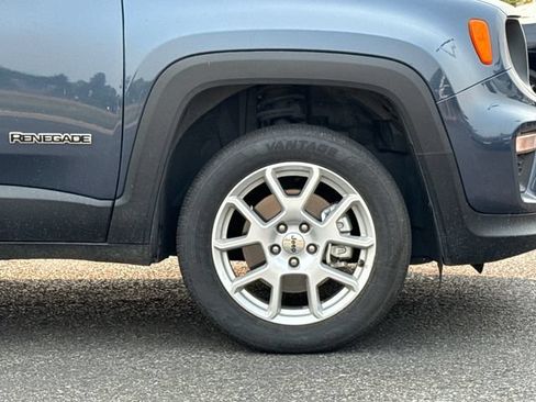 Used 2023 Jeep Renegade Latitude AWD/4WD image 7