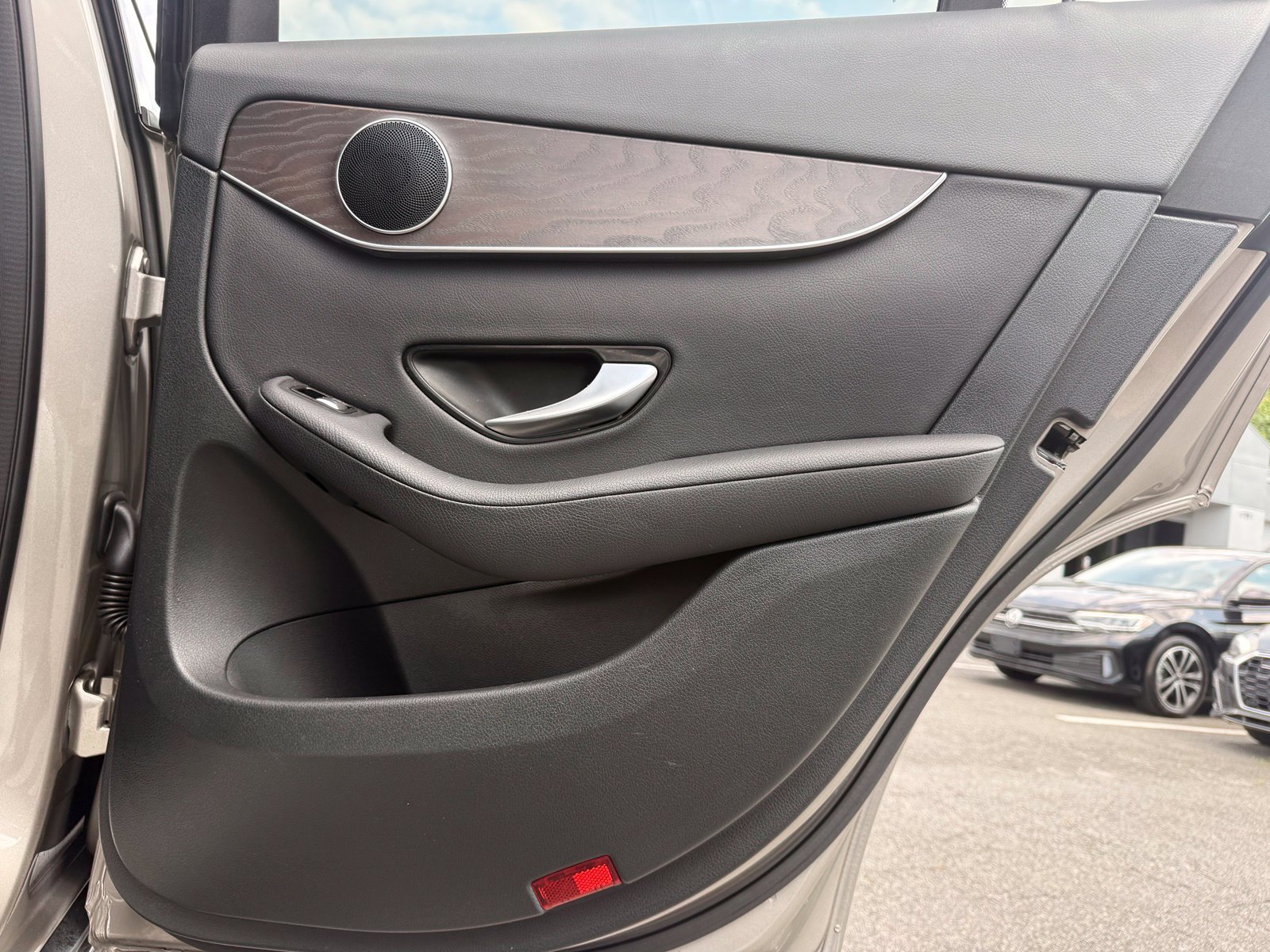 Used 2019 Mercedes-Benz GLC 300 4MATIC w/ Premium Package image 28