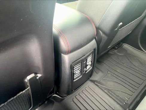 Used 2025 Dodge Durango GT w/ Blacktop Package AWD/4WD image 18