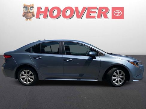 Used 2025 Toyota Corolla LE FWD image 2