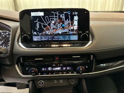 Certified 2023 Nissan Rogue SL w/ SL Premium Package image 6