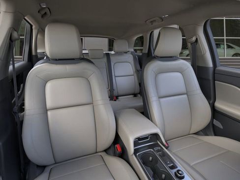 New 2026 Lincoln Corsair Premiere image 10