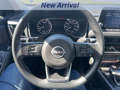 Used 2024 Nissan Rogue SV AWD/4WD image 11