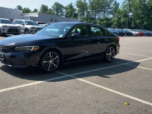 Used 2023 Honda Civic Touring image 7