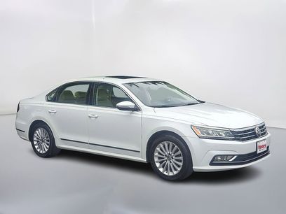 Used 2017 Volkswagen Passat 1.8T SE w/ SE Lighting Package