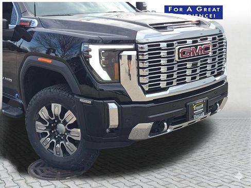 New 2026 GMC Sierra 2500 Denali w/ Denali Reserve Package AWD/4WD image 2