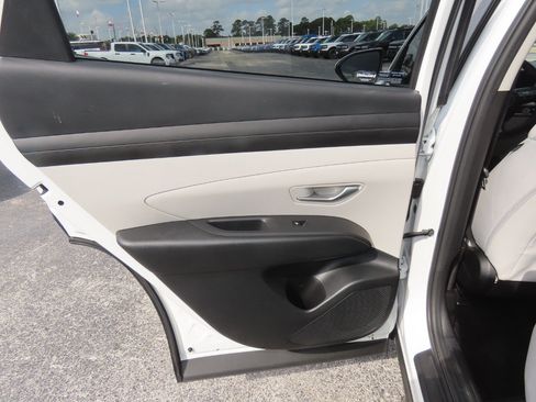 Used 2025 Hyundai Tucson SEL FWD image 18