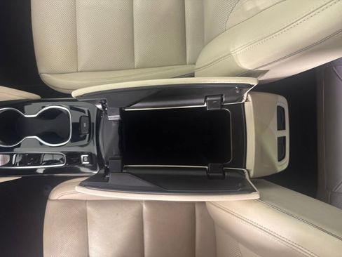 Used 2021 Buick Envision Essence FWD image 26